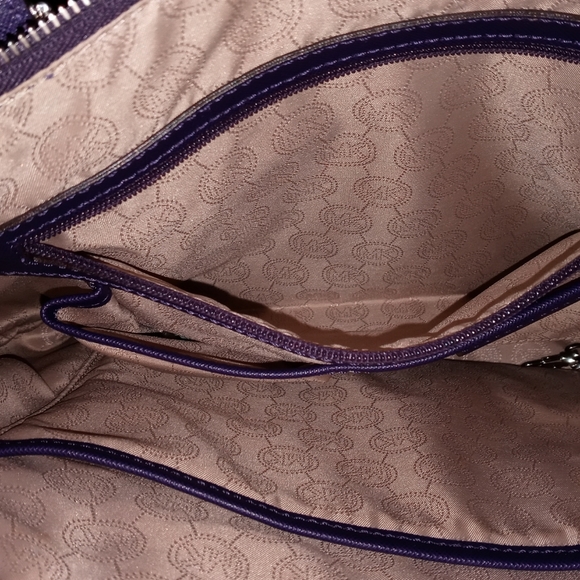 ((SOLD)) AUTHENTIC MICHAEL KORS PURSE & WALLET SET - Picture 5 of 16